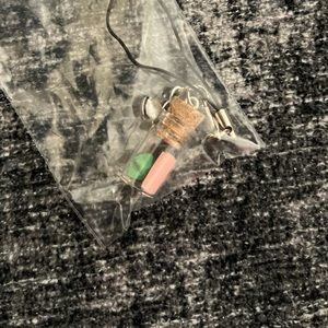 Unbranded phone charm